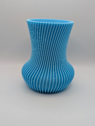 3d printed vase with twist pattern