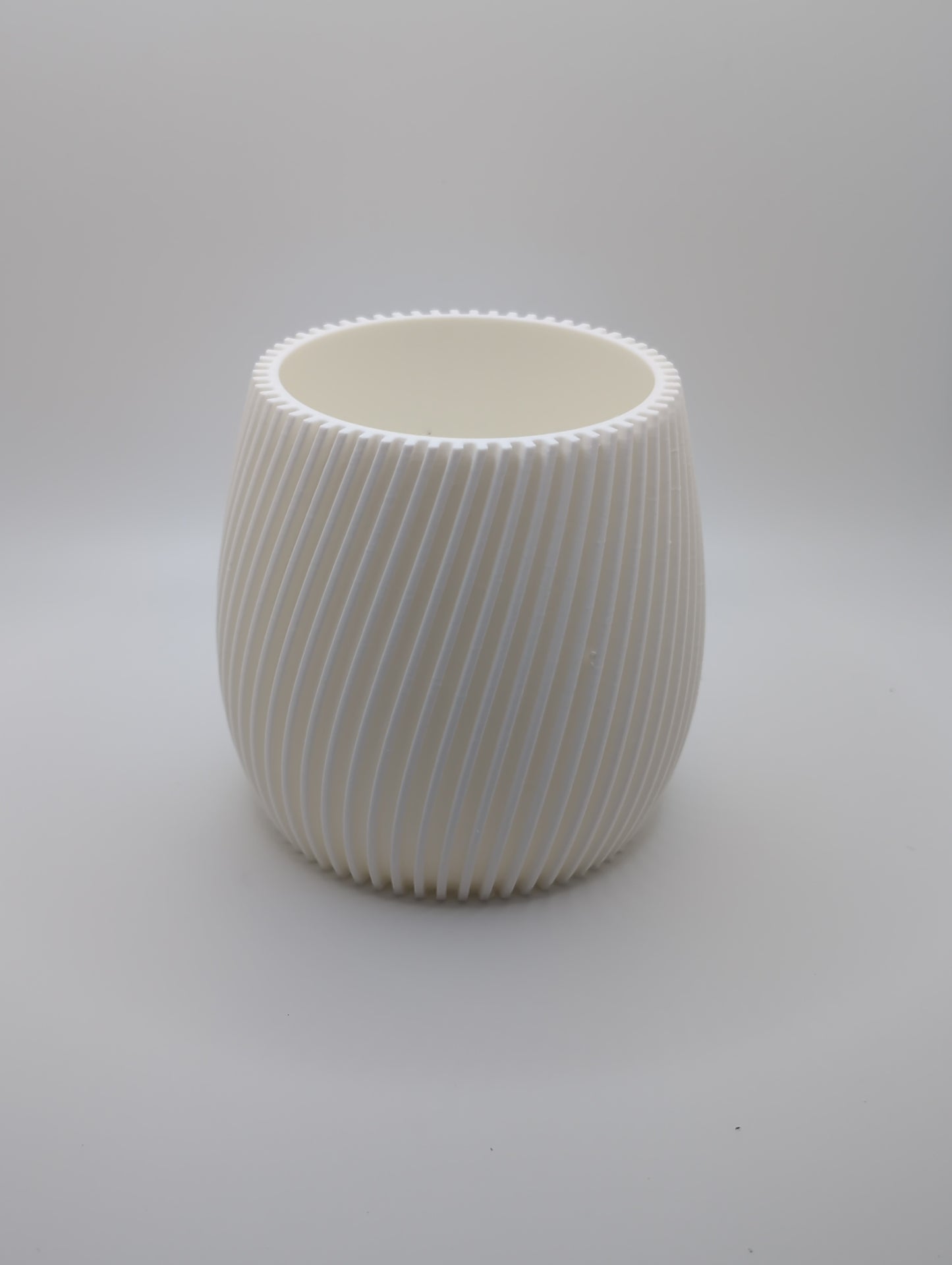 white R vase 1