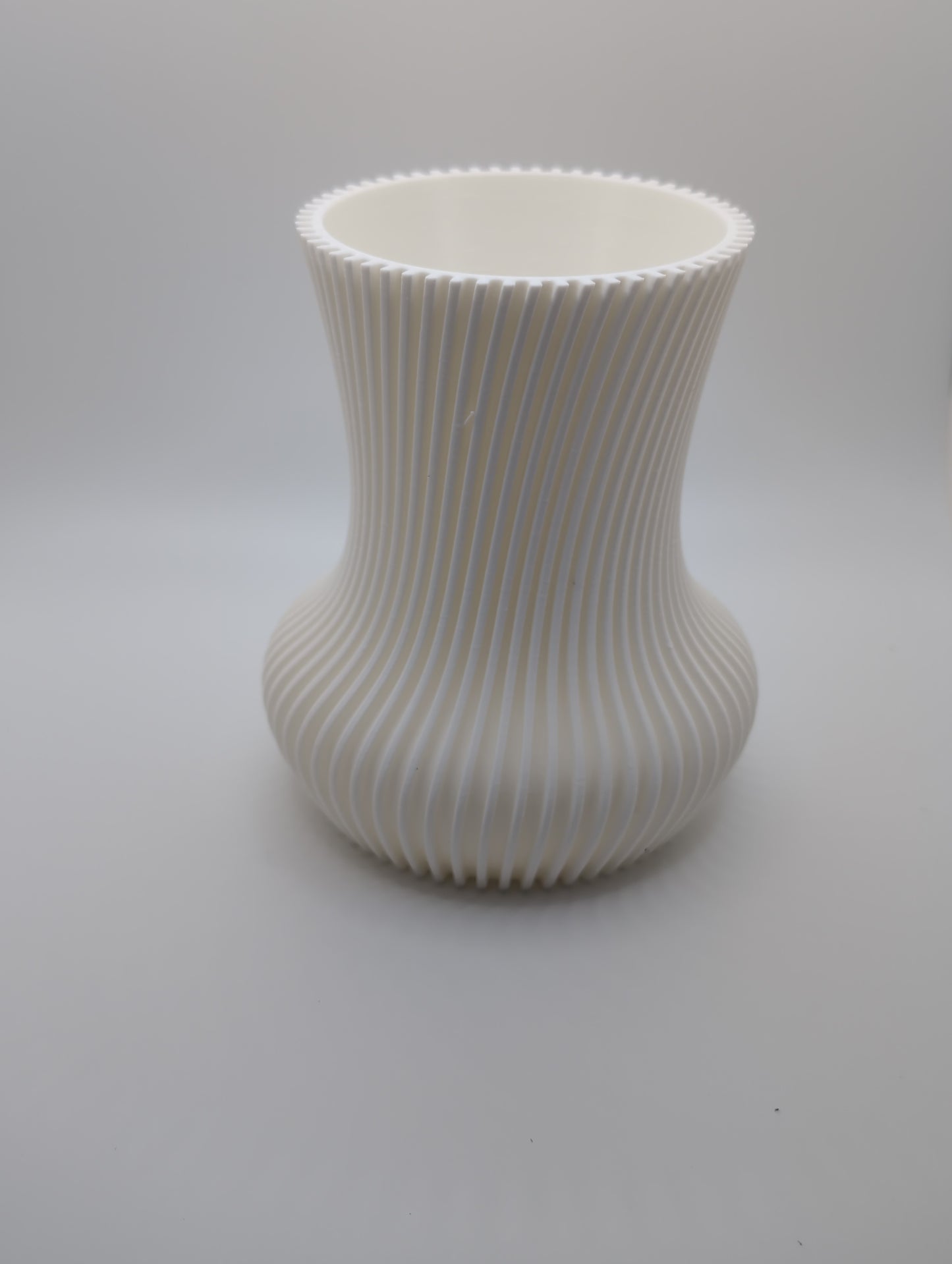 white R vase 2