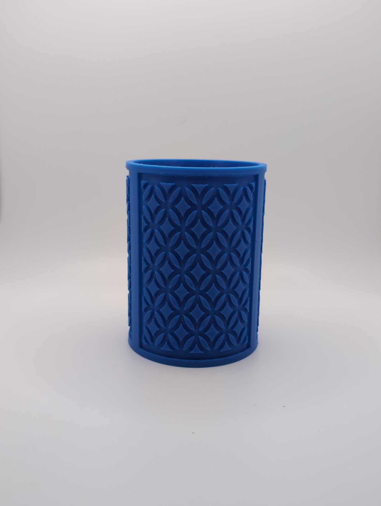 blue circle star pattern planter