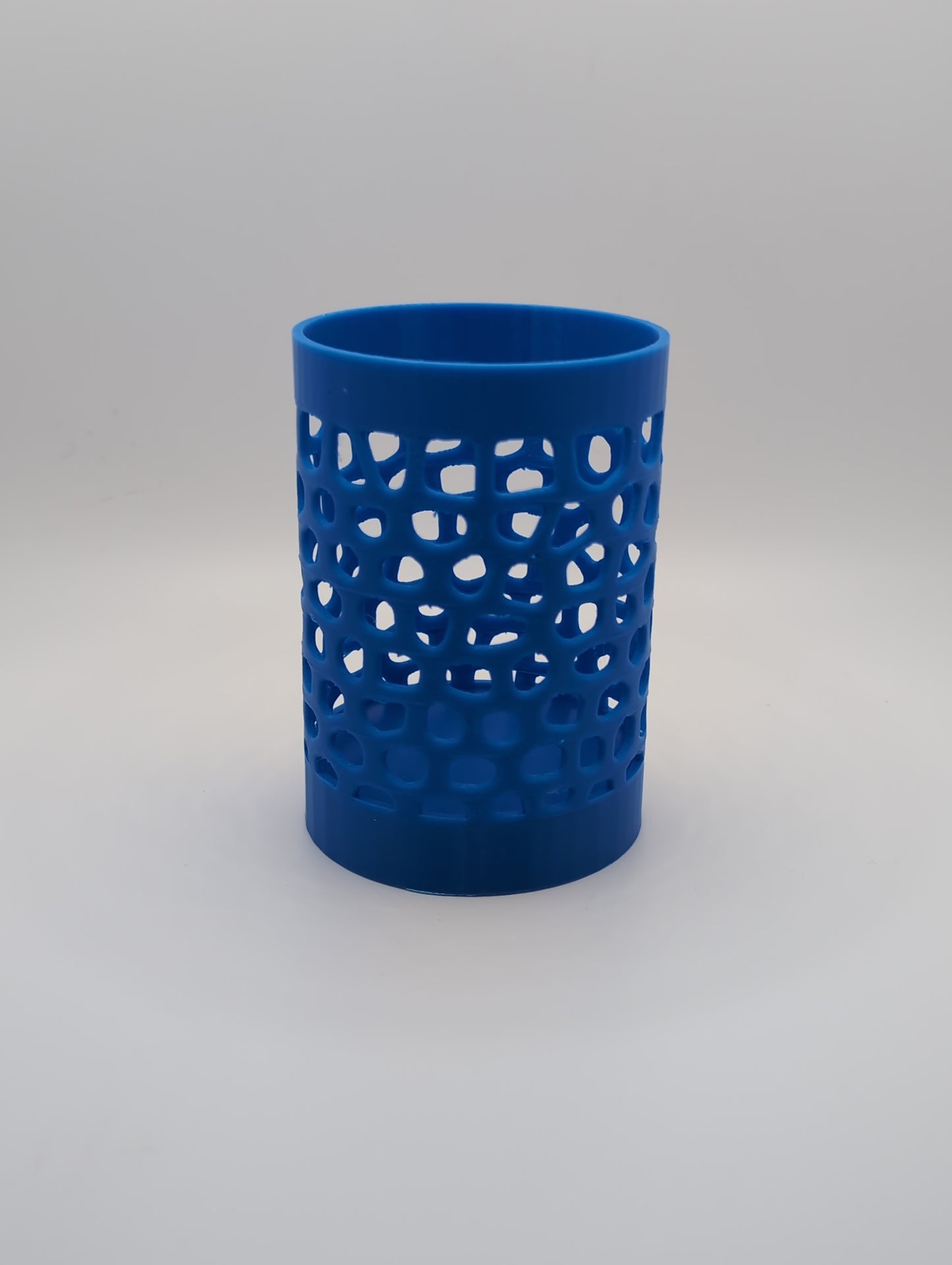 Voronoi pencil cup