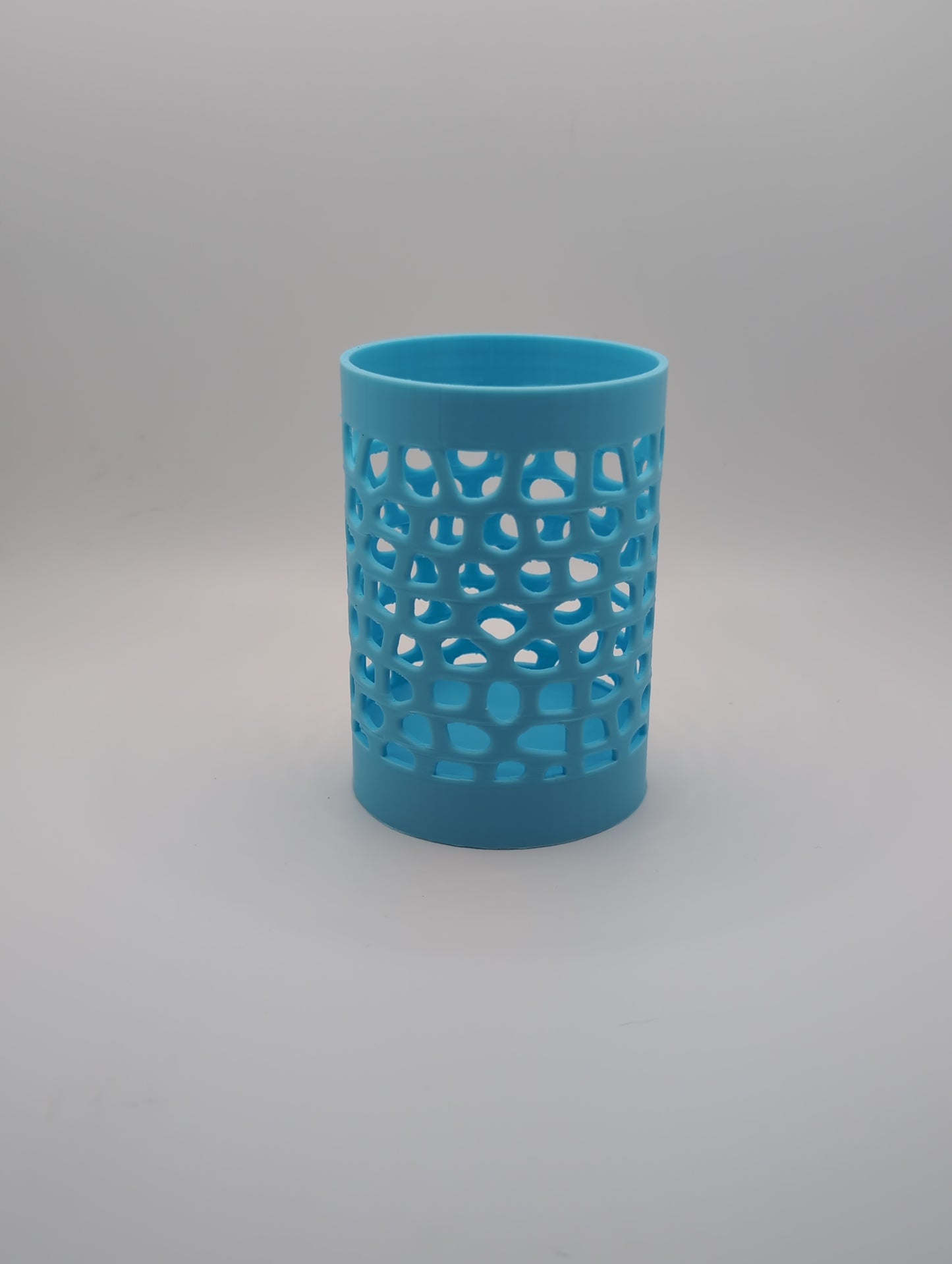 Voronoi pencil cup