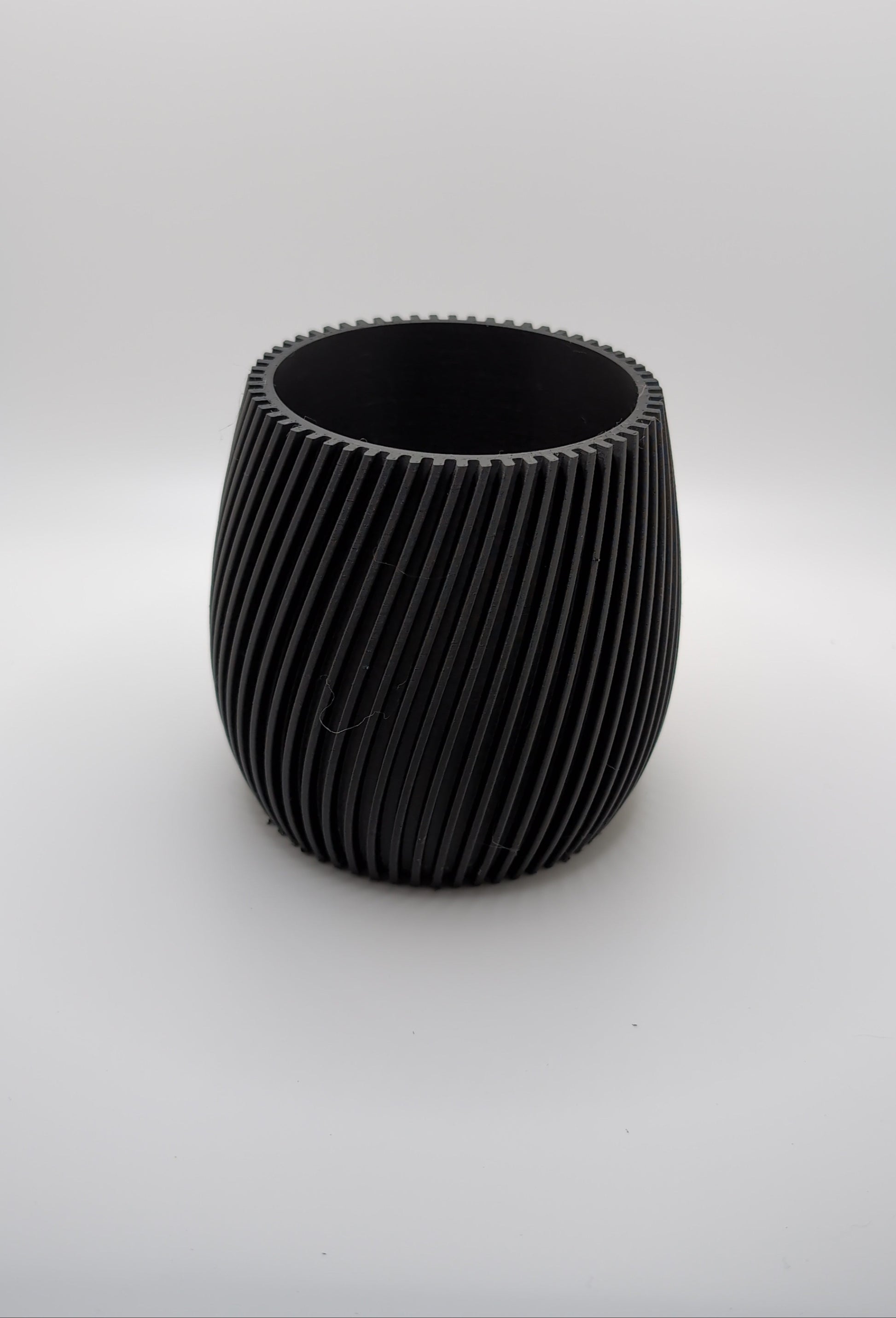 black R vase 1