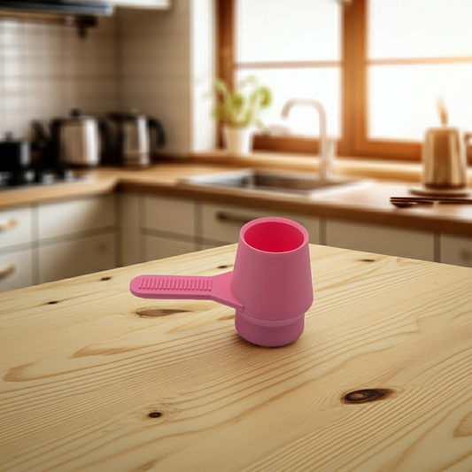 Coffee scoop with tamper
