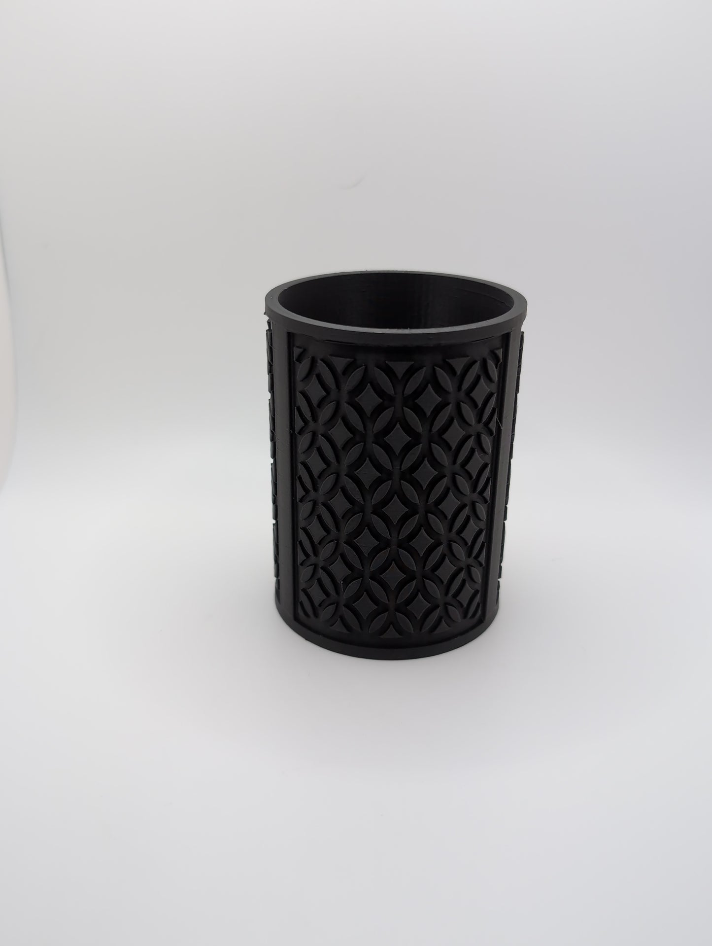 black circle star pattern planter