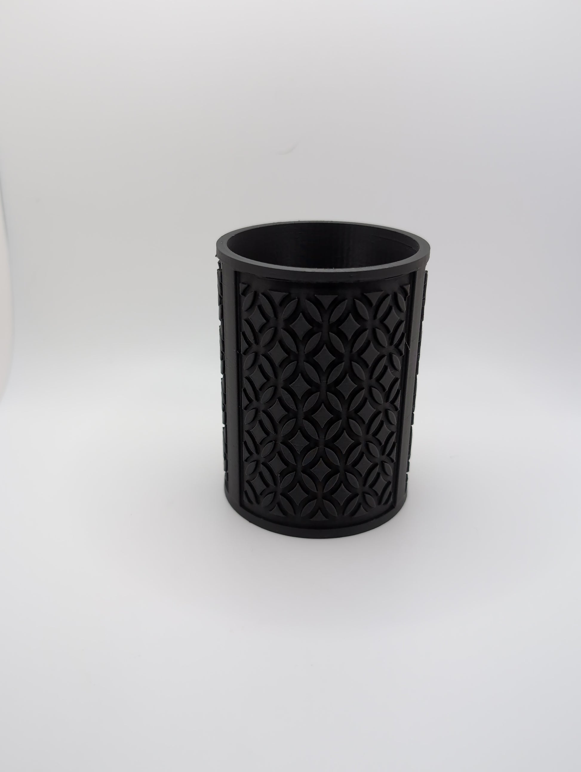 black circle star pattern planter