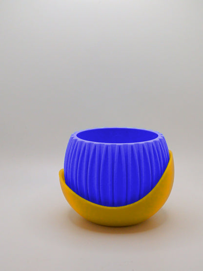 Indoor planter with base