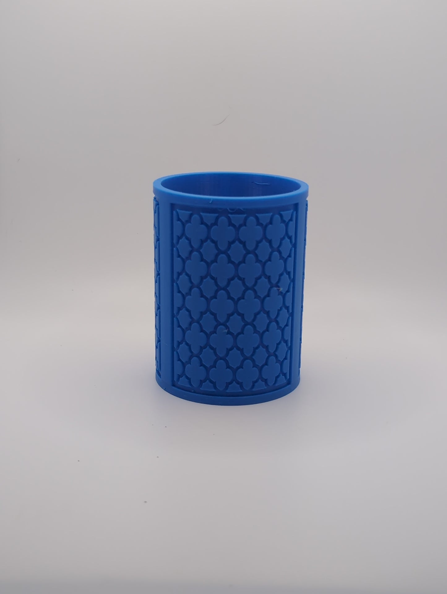 blue rose pattern planter