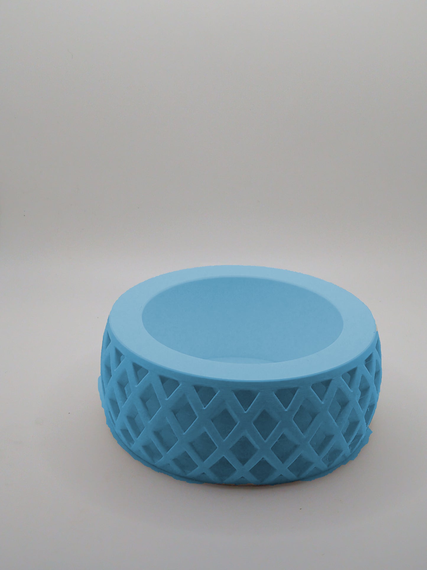 Criss cross pattern planter