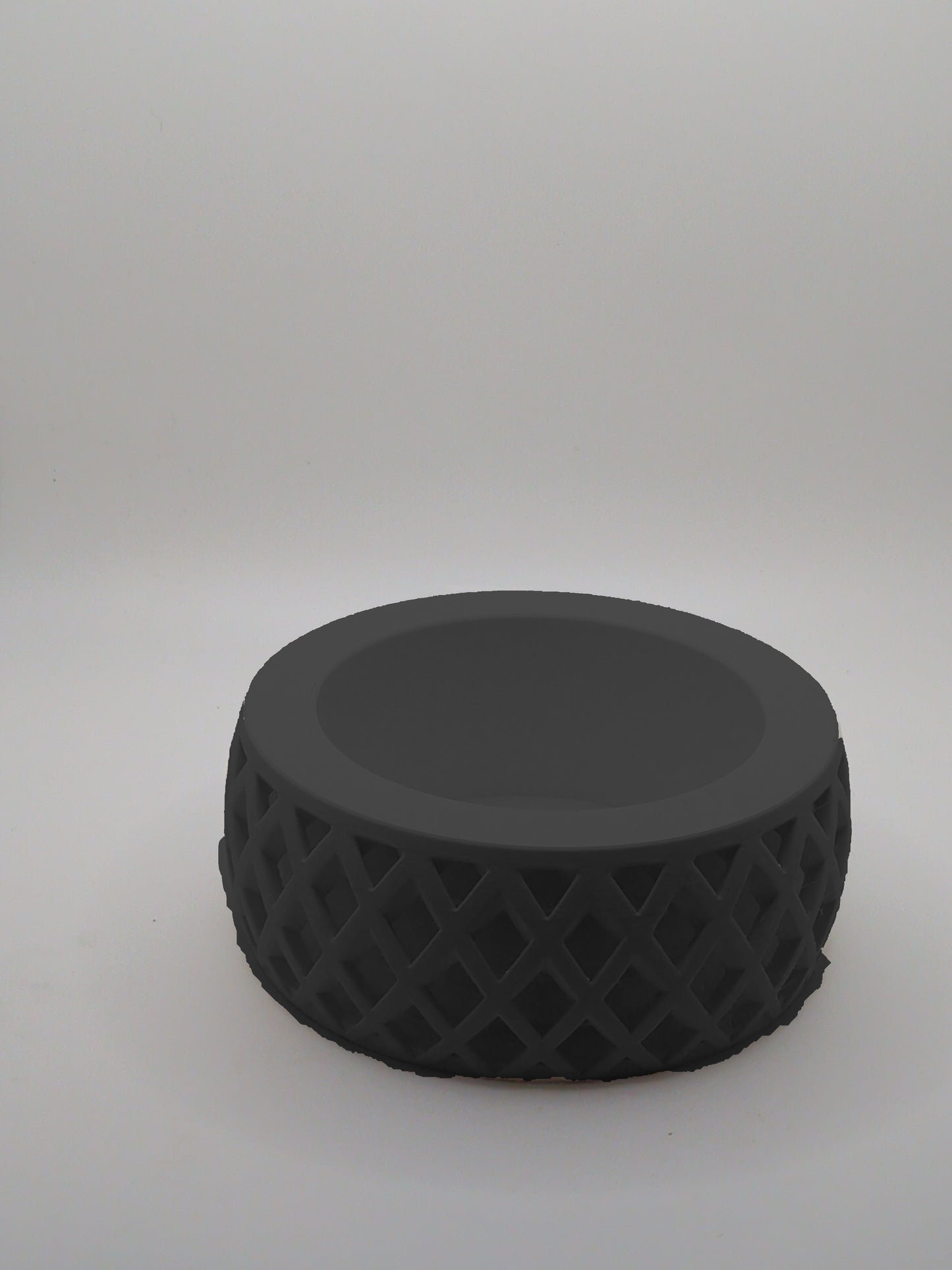 Criss cross pattern planter