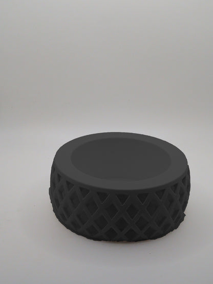 Criss cross pattern planter