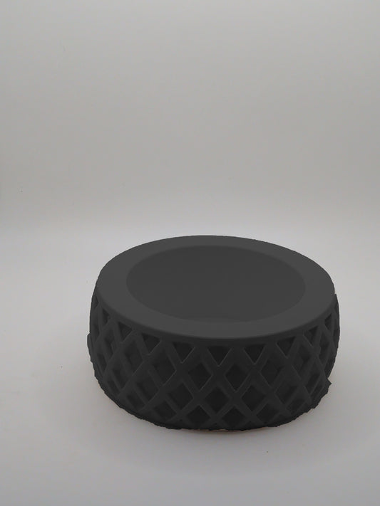 Criss cross pattern planter