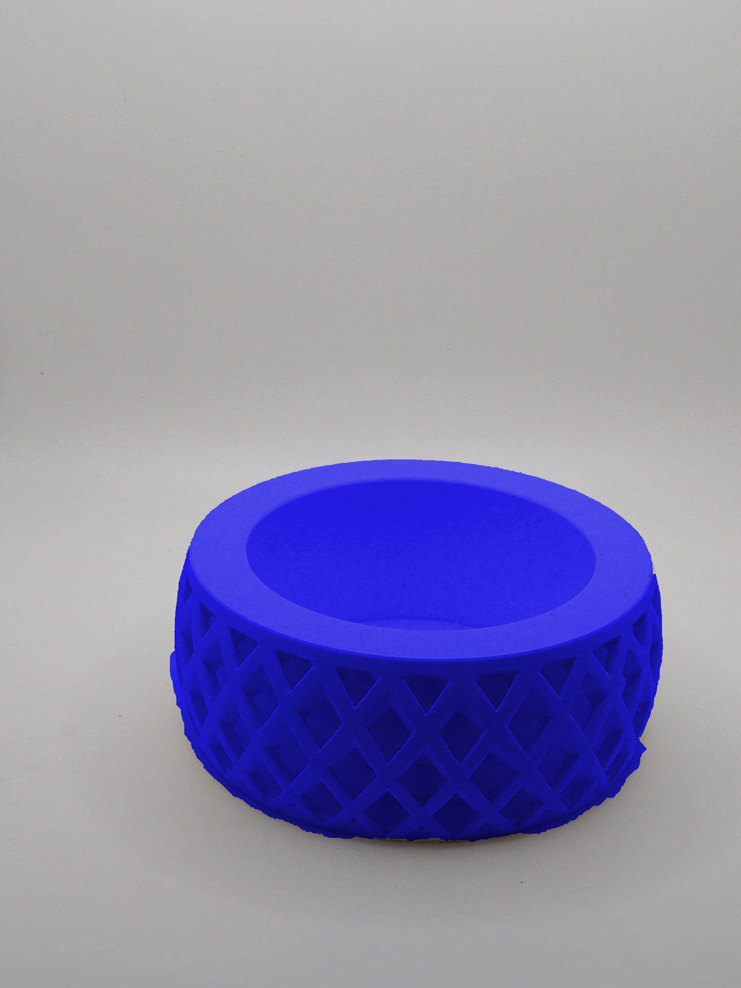 Criss cross pattern planter