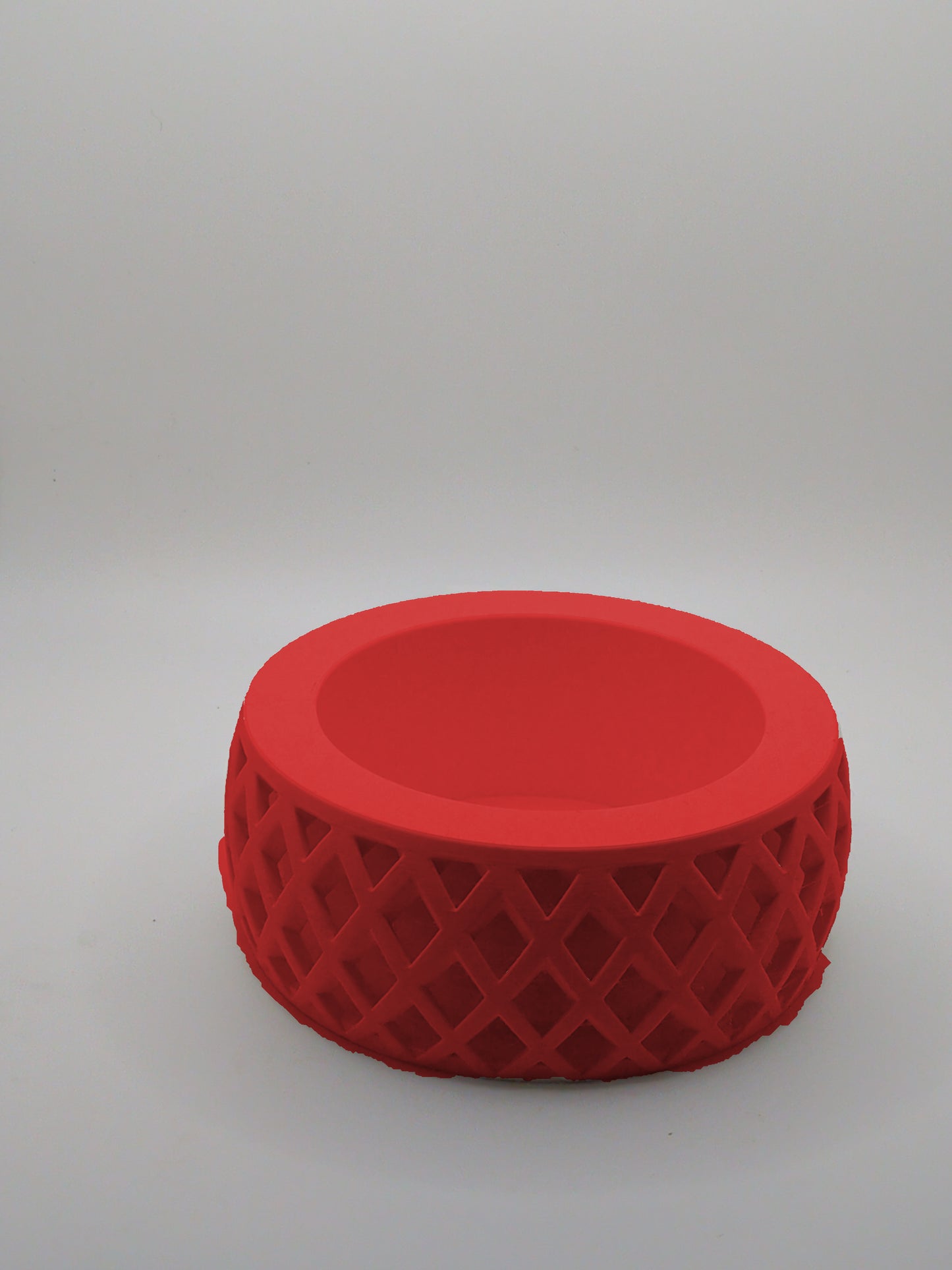 Criss cross pattern planter