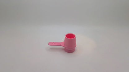 Coffee scoop with tamper