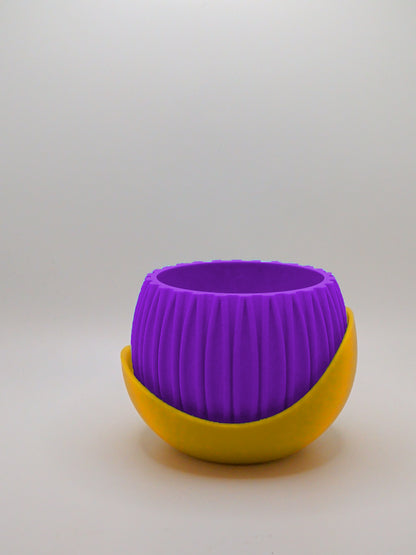 Indoor planter with base