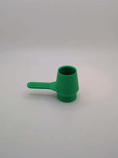 Coffee scoop with tamper