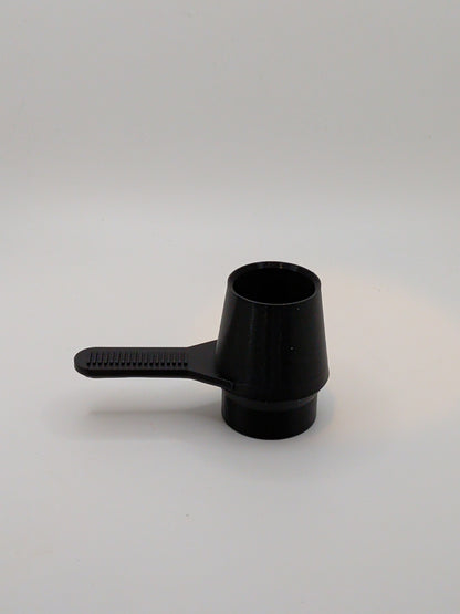 Coffee scoop with tamper