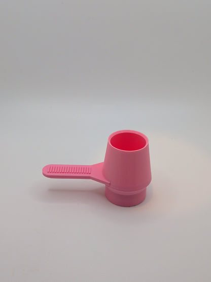 Coffee scoop with tamper