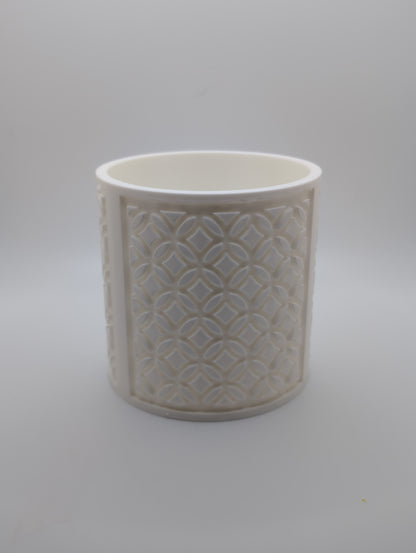 white circle star pattern planter