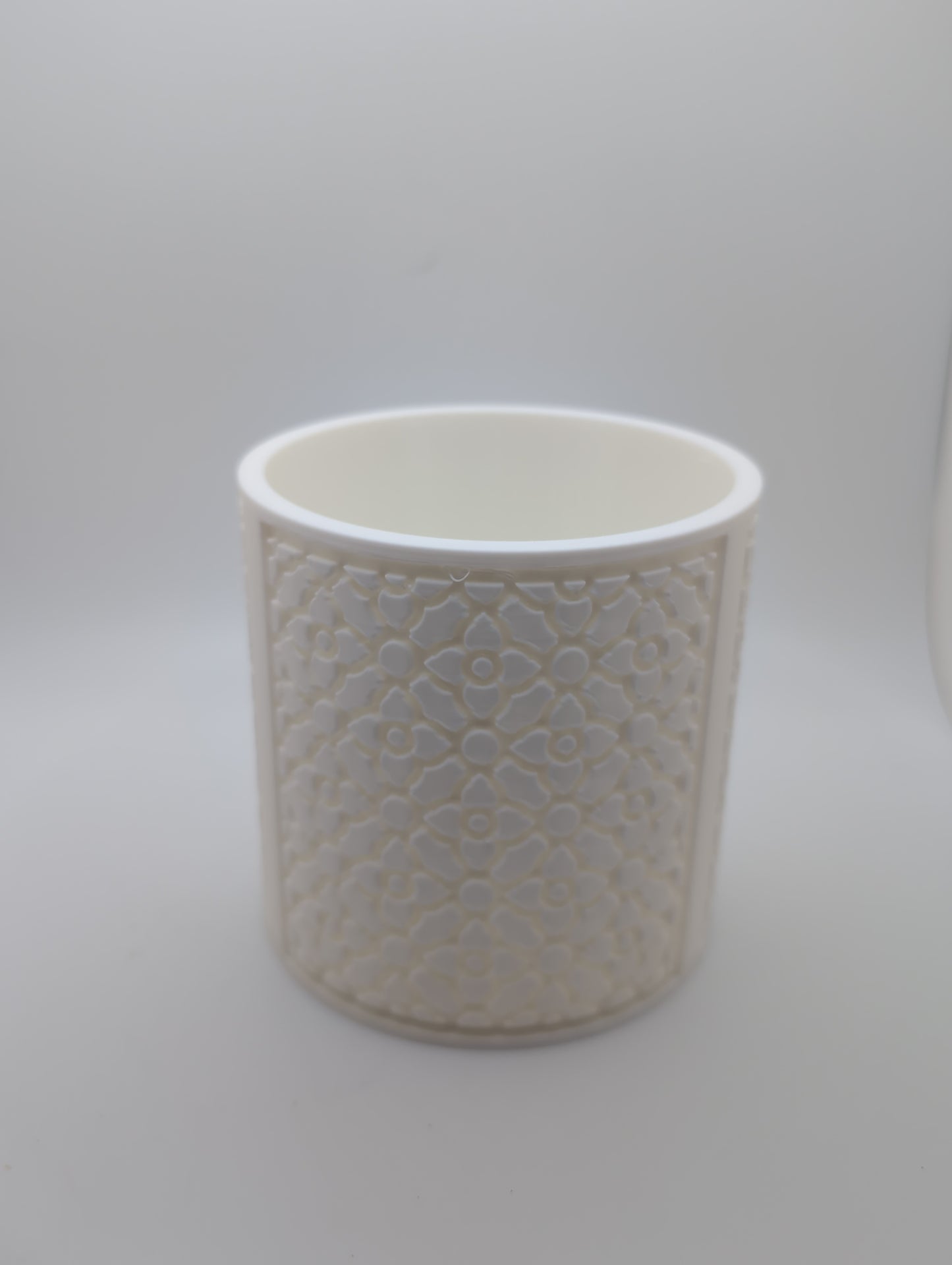 white flower pattern planter