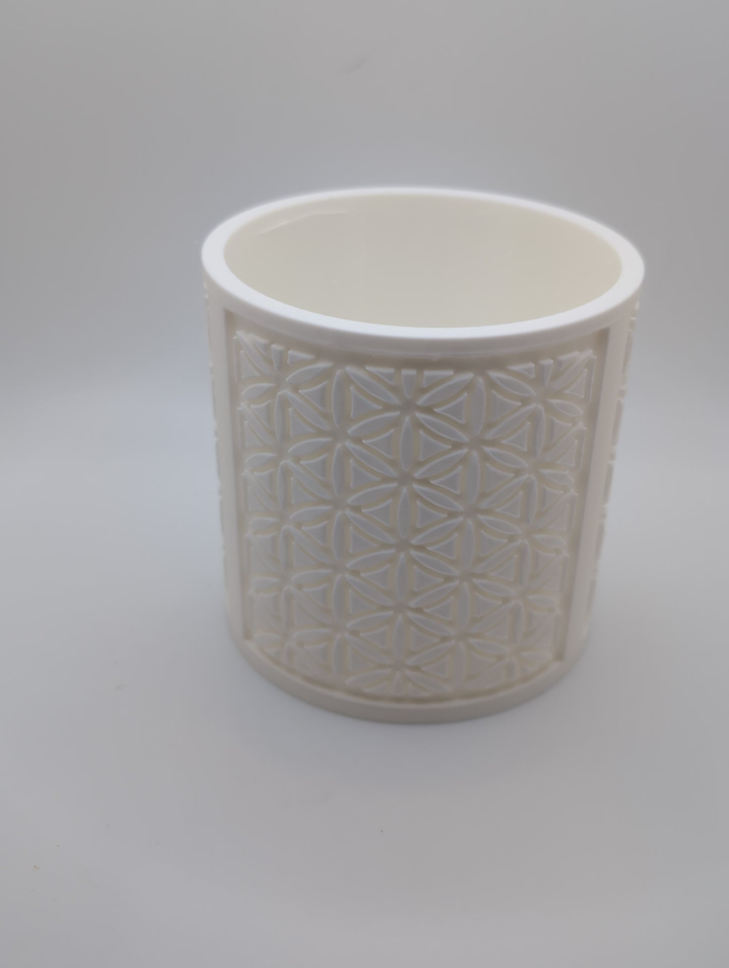 white oval flower pattern planter