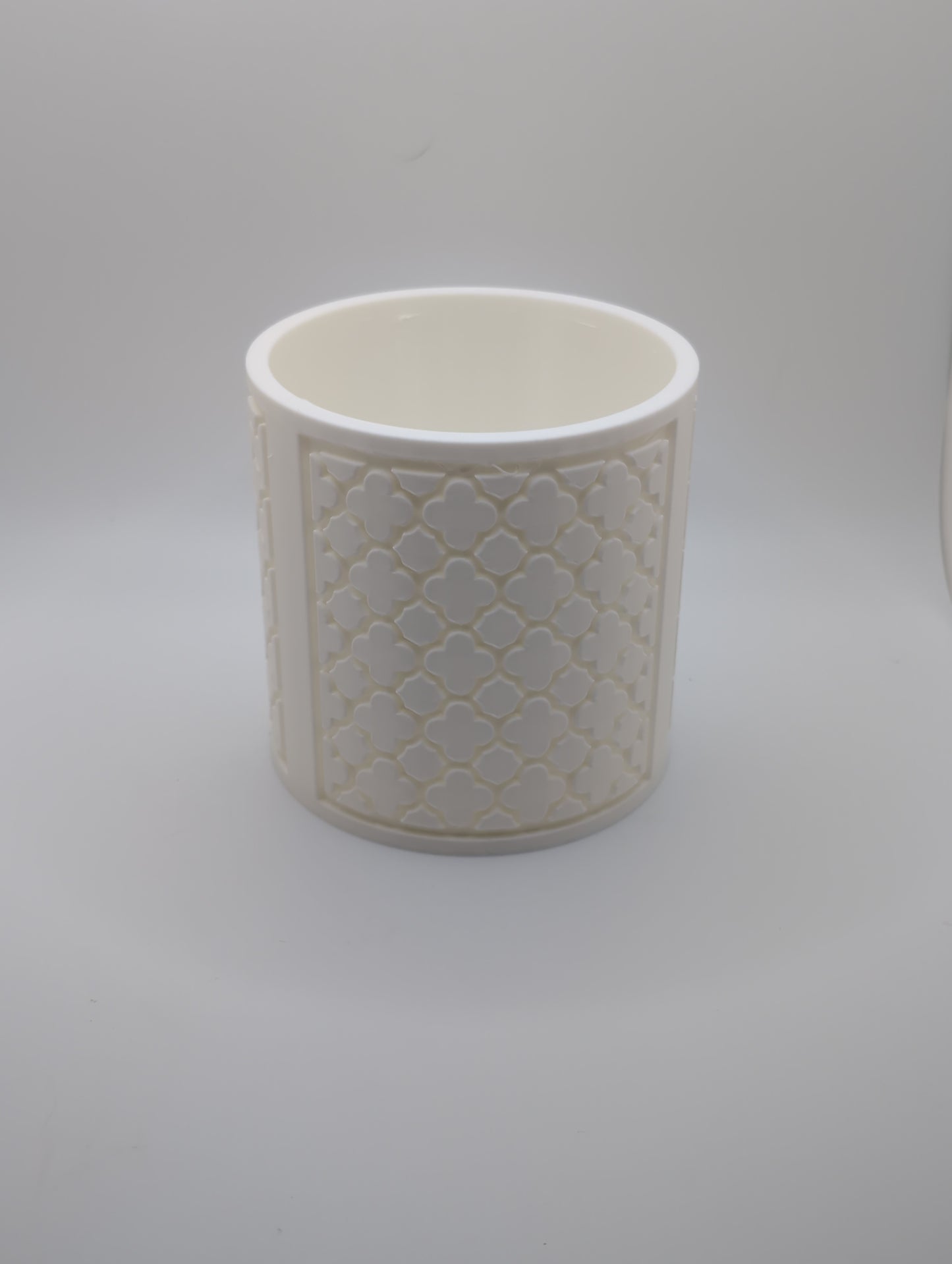 white rose pattern planter