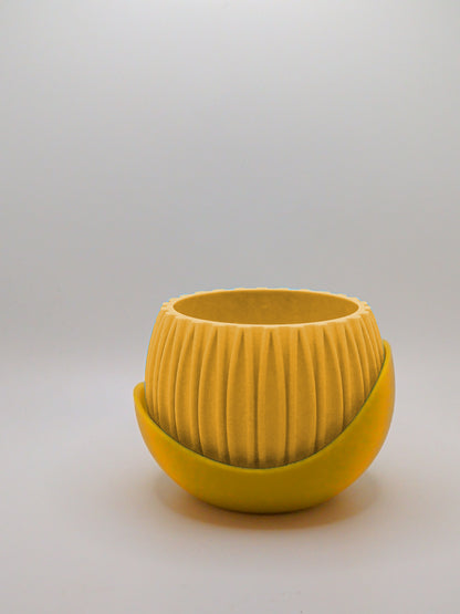 Indoor planter with base